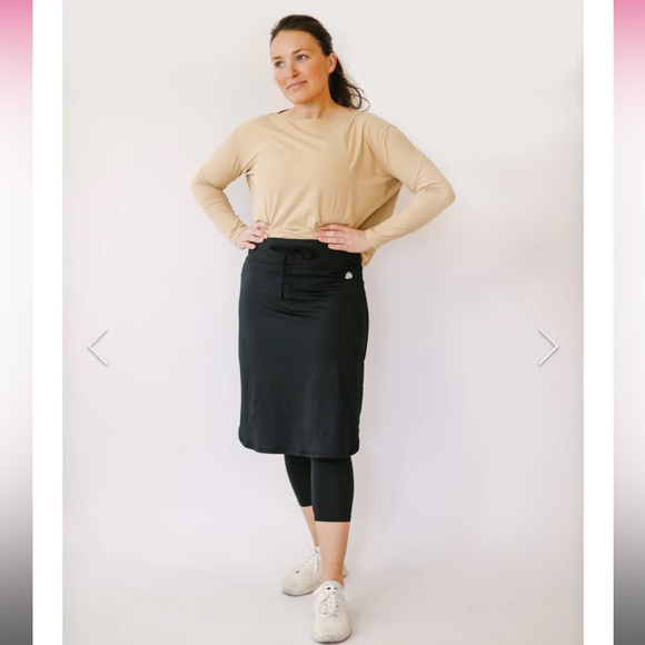 | Courtney Toliver | Black drawstring Snoga - Picture 1 of 4